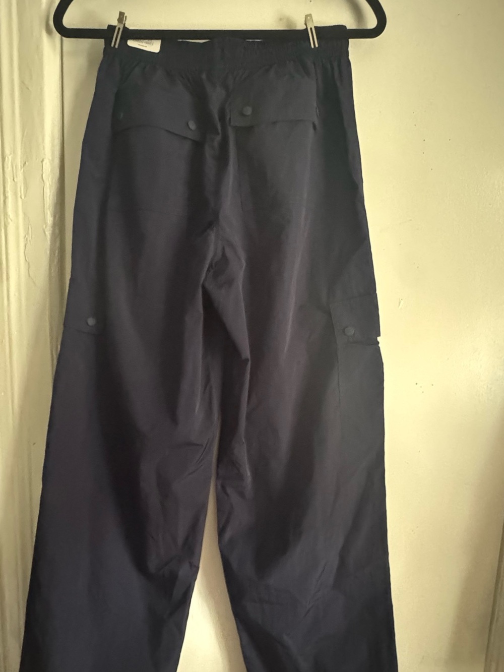 PINK Victoria's Secret Navy Wide-Leg Cargo Pants. - Picture 4 of 8